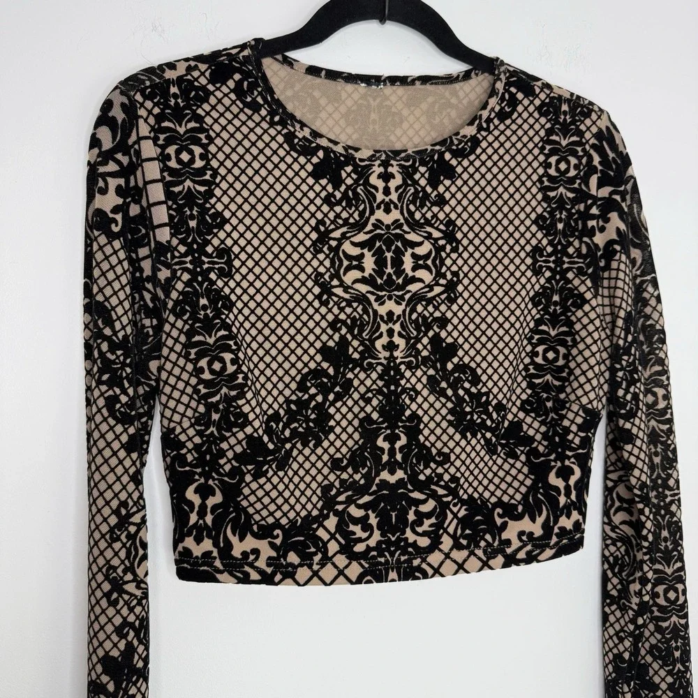 Windsor‎ Major Style Status Crop Top Size L ?? Y2K Style